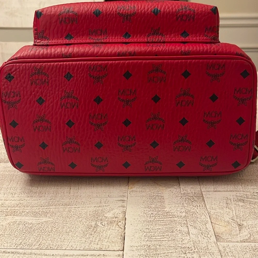 MCM Medium Stark Visetos Stylish Backpack - Picture 12 of 14